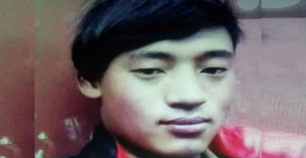 2017年1月5日，20多岁藏人索南扎西(Sonam Tashi)独自在藏东色达高喊达赖喇嘛返回西藏、西藏自由，向中国政府的镇压政策。（照片：TPI）