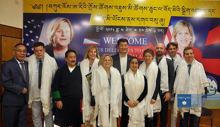 2018年4月4日，由羅絲．雷提南(Ileana Ros-Lehtinen)和克勞迪婭．特妮(Claudia Tenney)組成的美國國會代表團，訪問藏人行政中央當局。（照片：CTA）