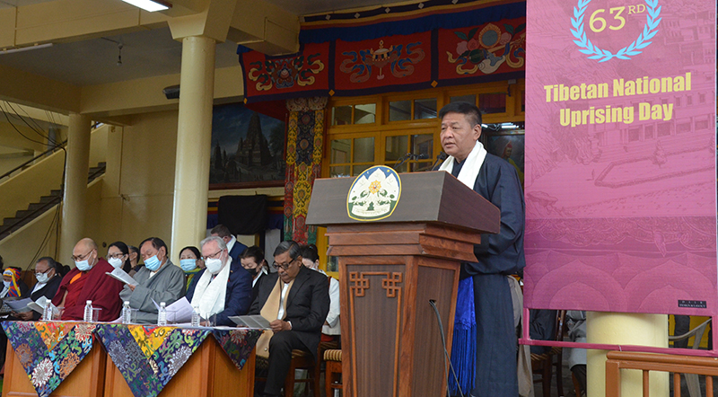2022年3月10日，藏人行政中央司政邊巴次仁在”西藏抗暴日”第63週年紀念儀式上宣讀噶廈聲明（圖片：TPI/Yangchen Dolma）