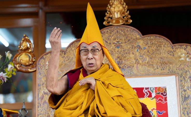 达赖喇嘛尊者在木蛇新年藏历正月十五在大乘法苑开示佛法 2025 年 3 月14 日。 （摄影/Tenzin Choejor/达赖喇嘛尊者办公室）